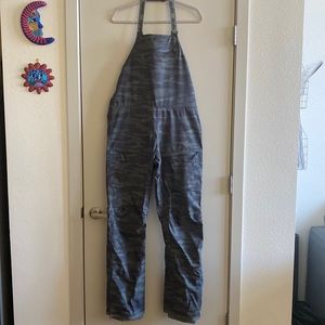 Strafe Scarlett Bib pants in amazing condition.